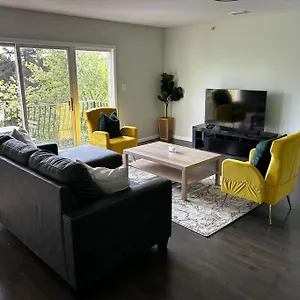  Apartment Spacious Master Bedroom